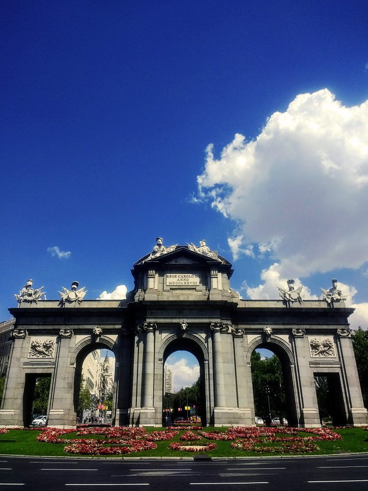 puerta de alcala مدريد